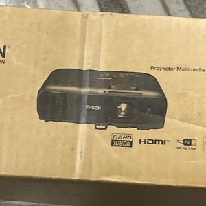 Epson Proyector EX9240
Brand New unop box
